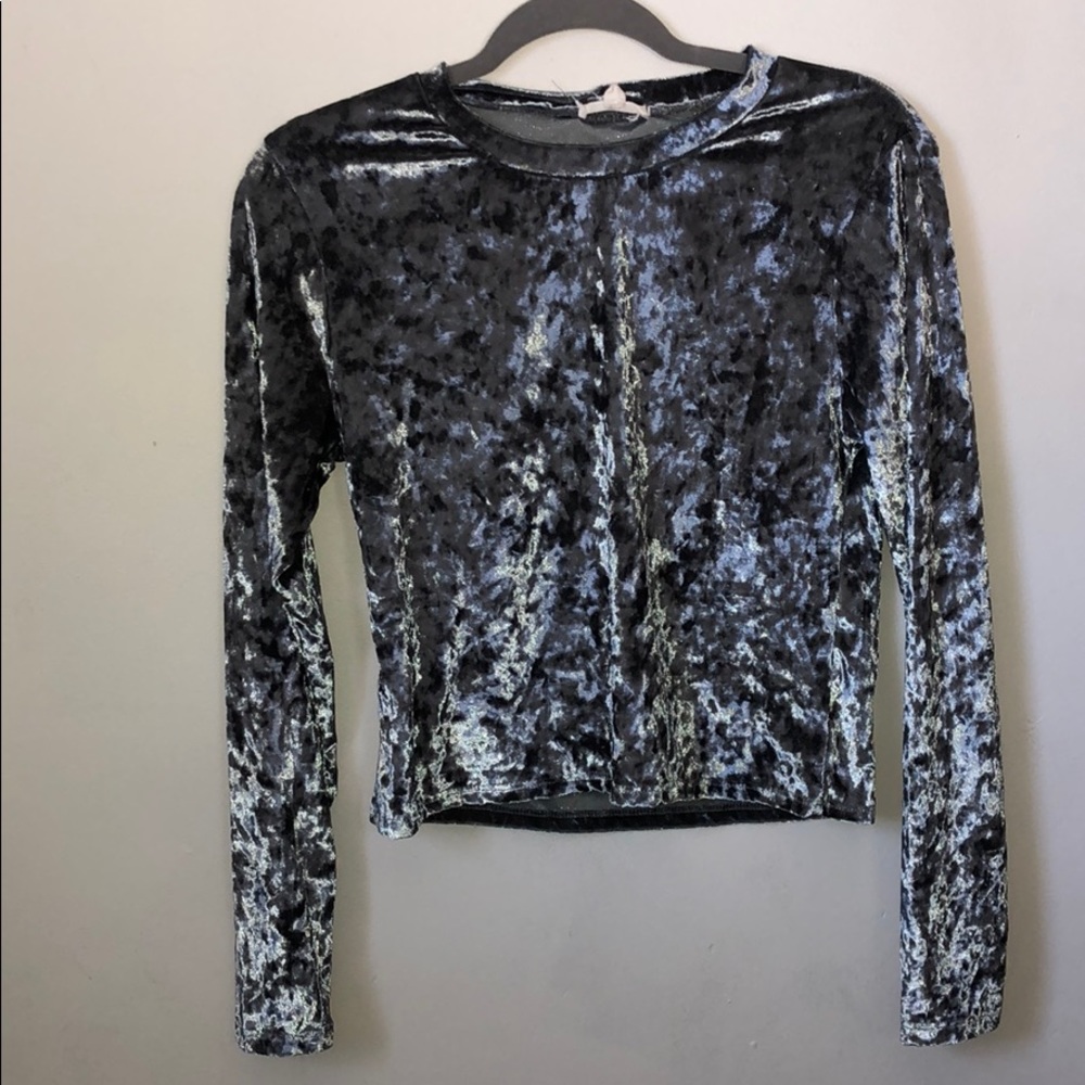 Velvet cropped blouse